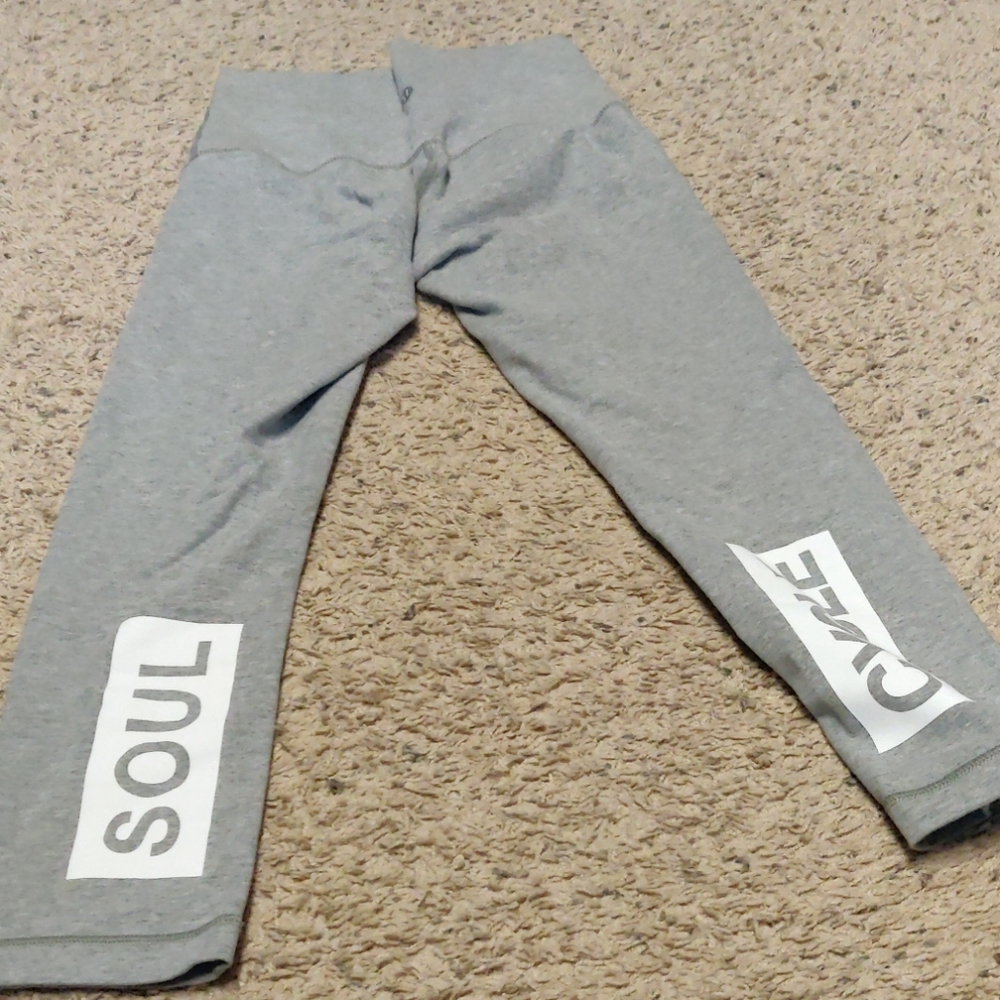 Gray cotton crops.
